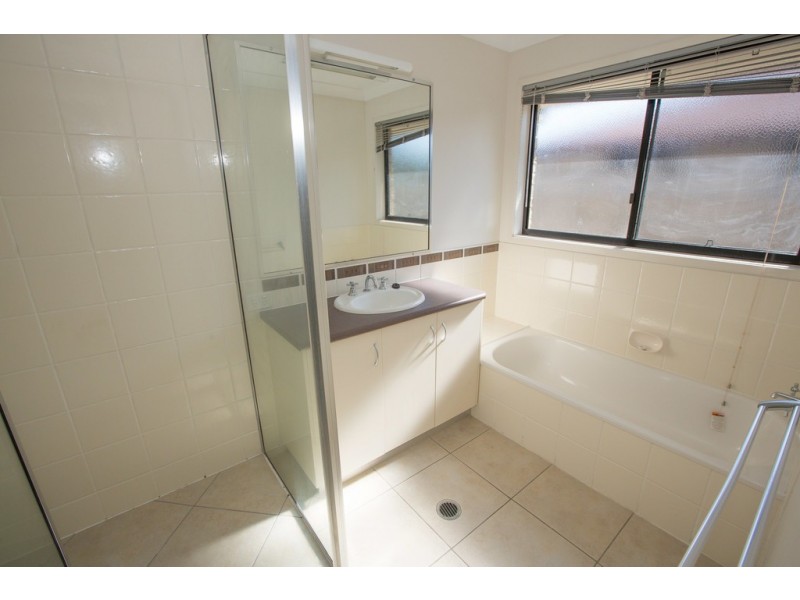 101 Emmadale Drive, New Auckland QLD 4680