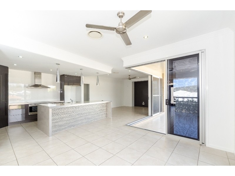 12 Grasstree Crescent, Kirkwood QLD 4680