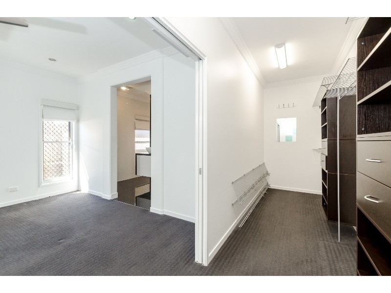12 Grasstree Crescent, Kirkwood QLD 4680