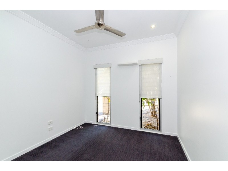 12 Grasstree Crescent, Kirkwood QLD 4680