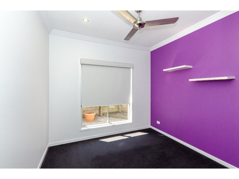 12 Grasstree Crescent, Kirkwood QLD 4680