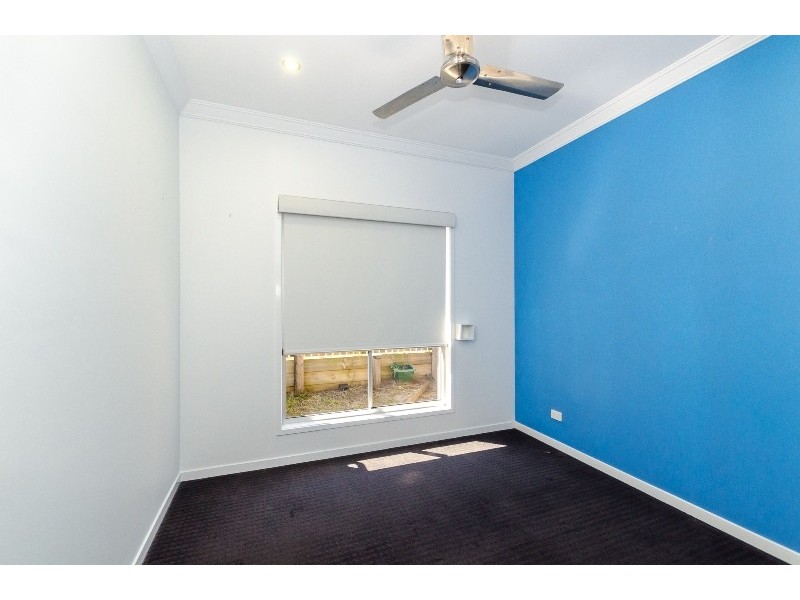 12 Grasstree Crescent, Kirkwood QLD 4680