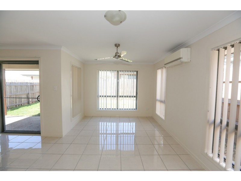 14 Seagull Boulevard, Kirkwood QLD 4680