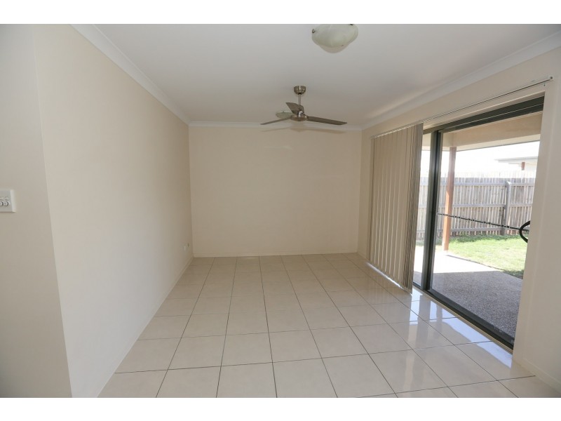14 Seagull Boulevard, Kirkwood QLD 4680