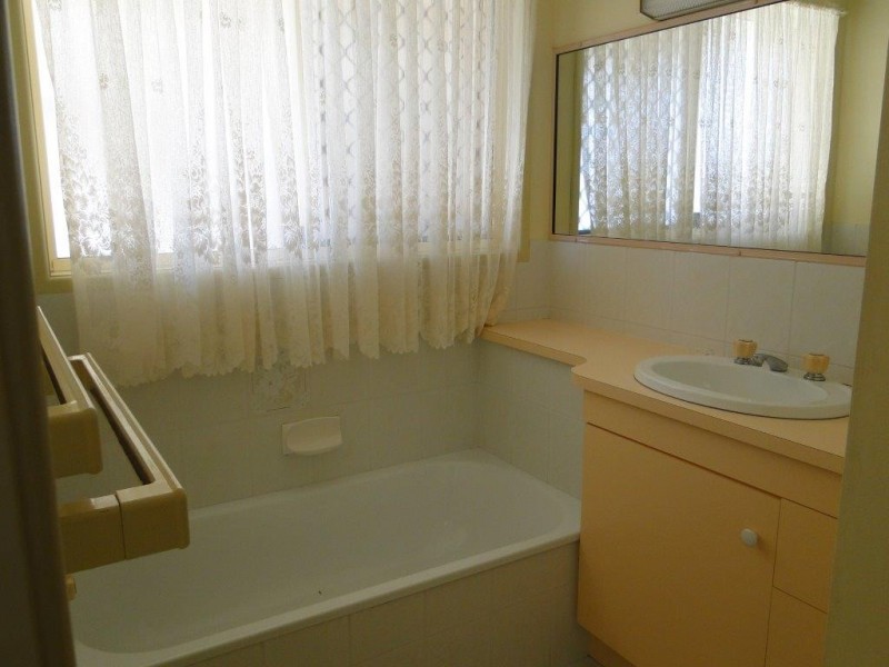 1/20 CHAPMAN DRIVE, Clinton QLD 4680