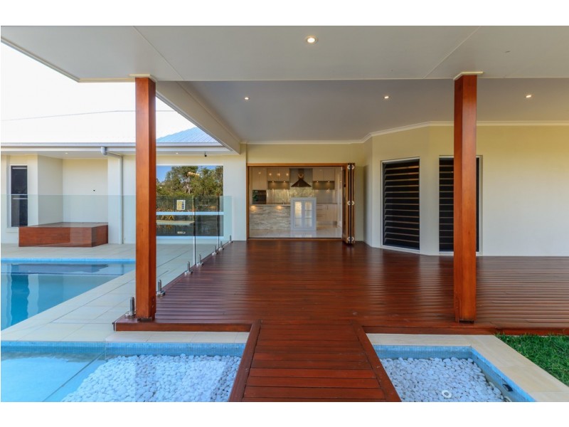 11 Grasstree Crescent, Kirkwood QLD 4680