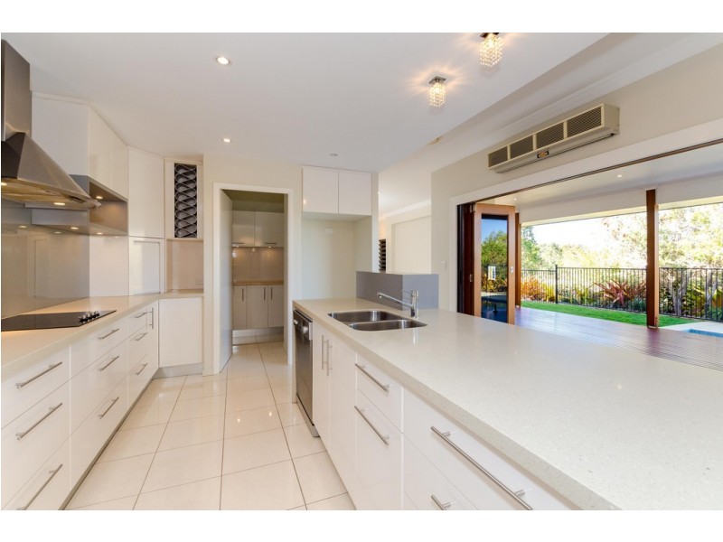 11 Grasstree Crescent, Kirkwood QLD 4680