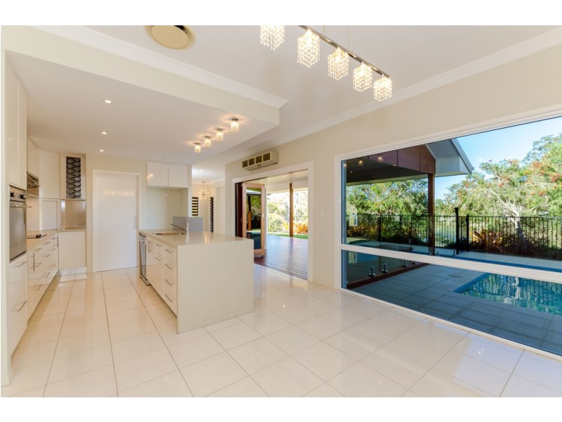 11 Grasstree Crescent, Kirkwood QLD 4680