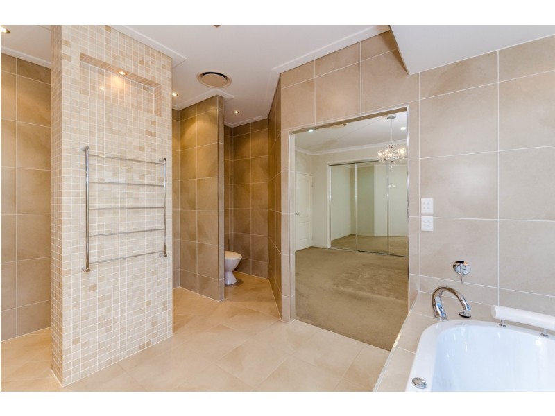 11 Grasstree Crescent, Kirkwood QLD 4680