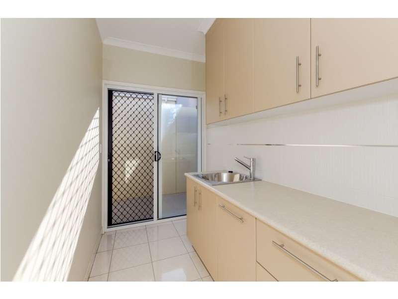 11 Grasstree Crescent, Kirkwood QLD 4680