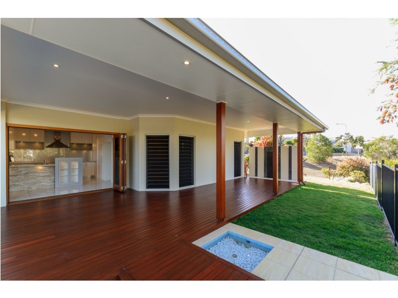 11 Grasstree Crescent, Kirkwood QLD 4680