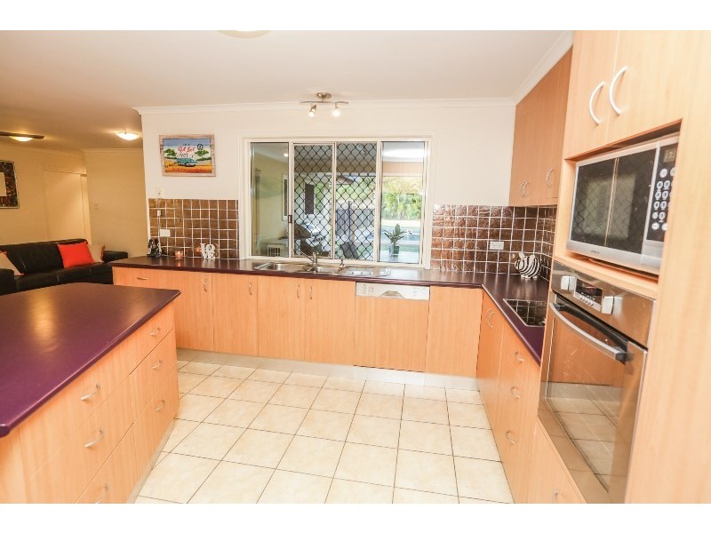 7 Leonie Court, New Auckland QLD 4680