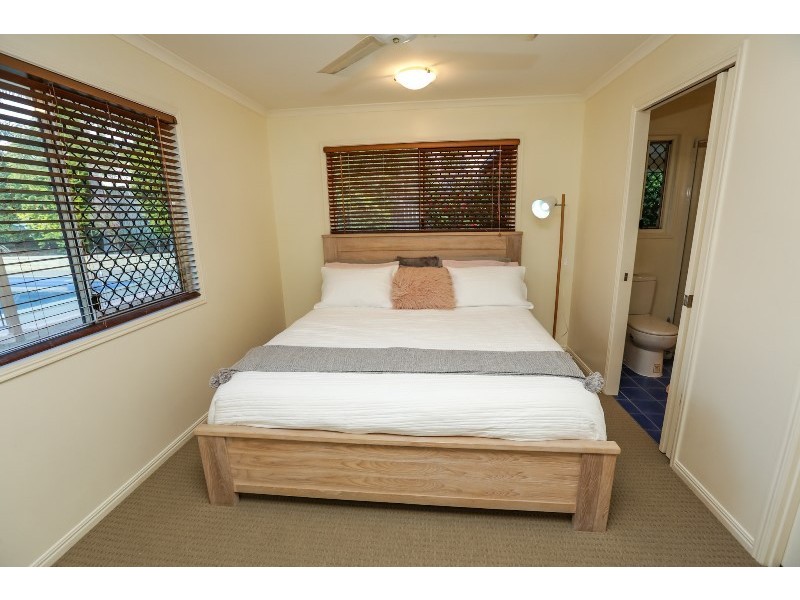 7 Leonie Court, New Auckland QLD 4680