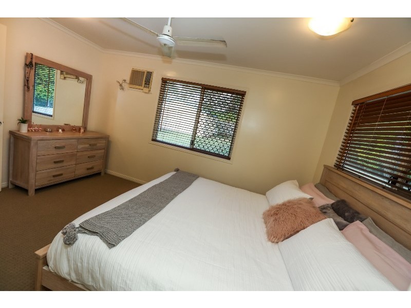 7 Leonie Court, New Auckland QLD 4680