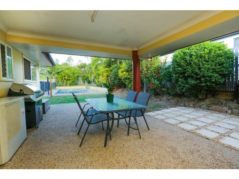 7 Leonie Court, New Auckland QLD 4680