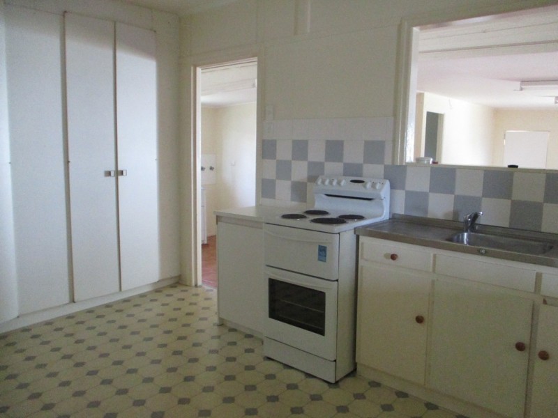 99 OAKA LANE, South Gladstone QLD 4680