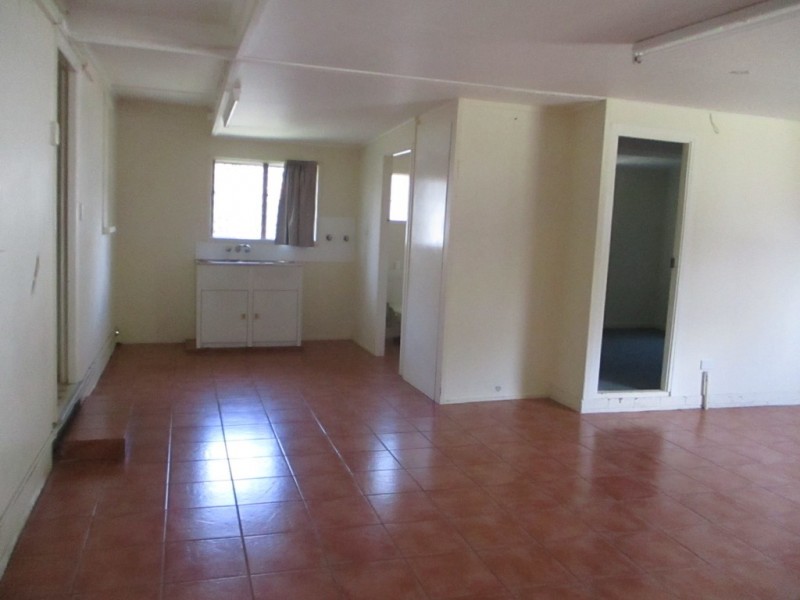 99 OAKA LANE, South Gladstone QLD 4680