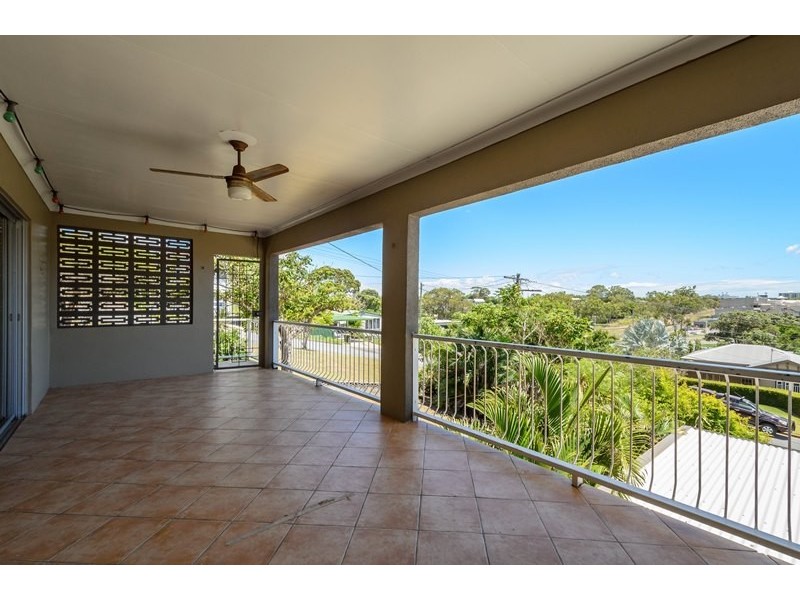 11 Walters Avenue, West Gladstone QLD 4680