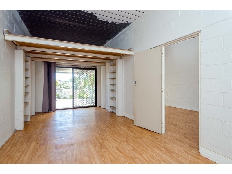 11 Walters Avenue, West Gladstone QLD 4680