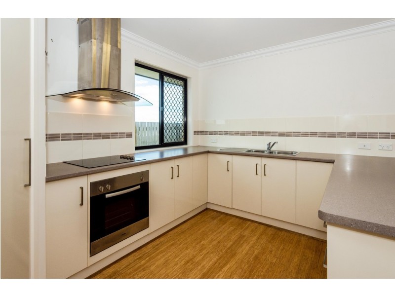 15 Bottlebrush Drive, Kirkwood QLD 4680