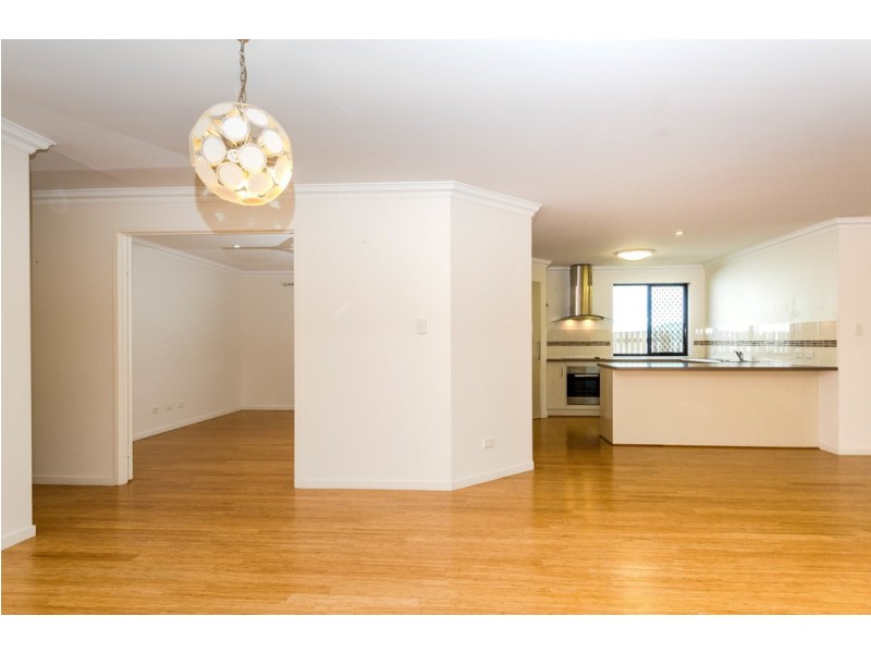 15 Bottlebrush Drive, Kirkwood QLD 4680