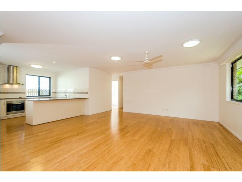 15 Bottlebrush Drive, Kirkwood QLD 4680