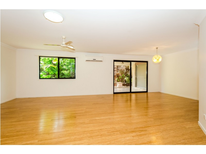 15 Bottlebrush Drive, Kirkwood QLD 4680