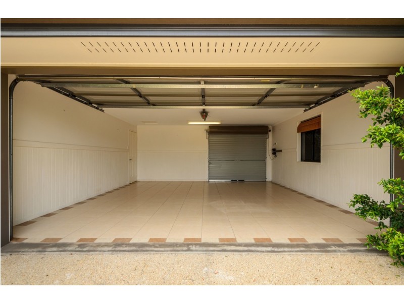 15 Bottlebrush Drive, Kirkwood QLD 4680