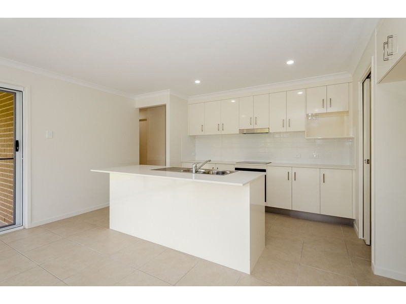 35 Peter Corones Drive, Kirkwood QLD 4680