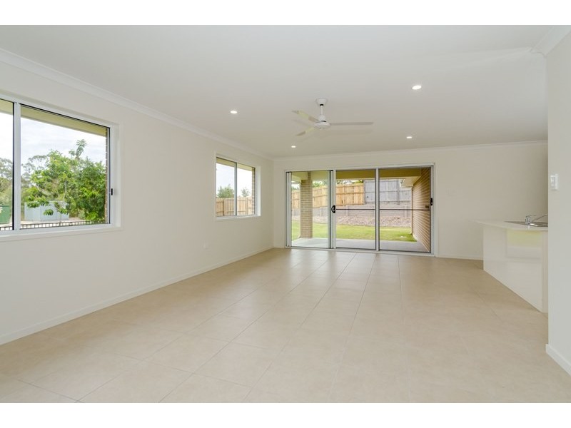 35 Peter Corones Drive, Kirkwood QLD 4680