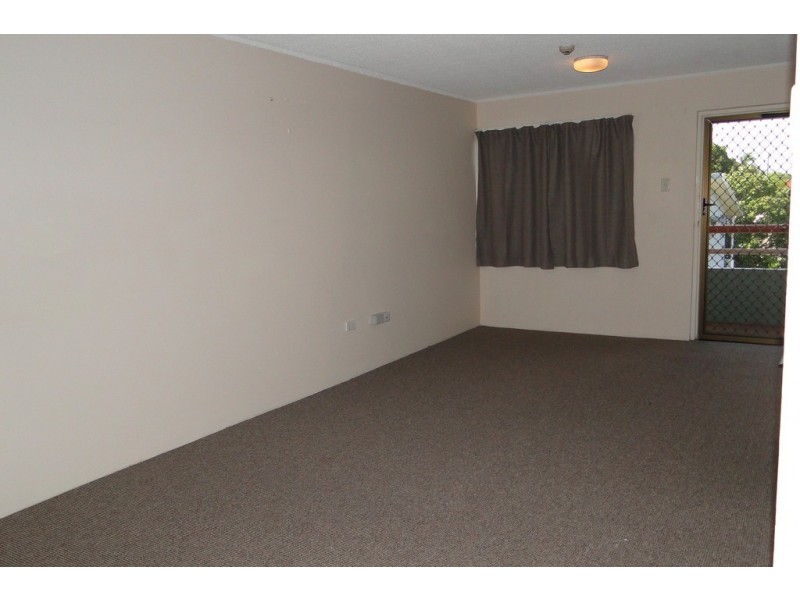 28/7 KENT STREET, West Gladstone QLD 4680