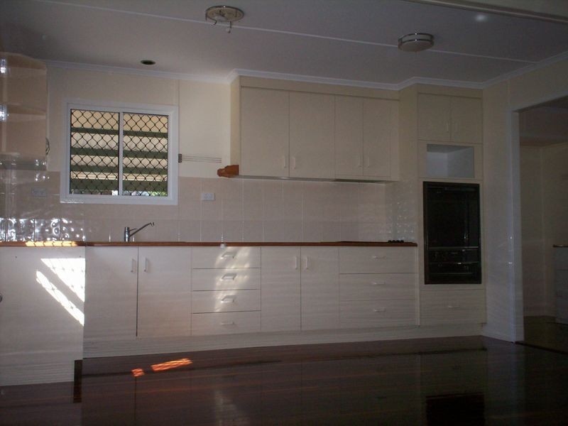 16 Norris Street, West Gladstone QLD 4680