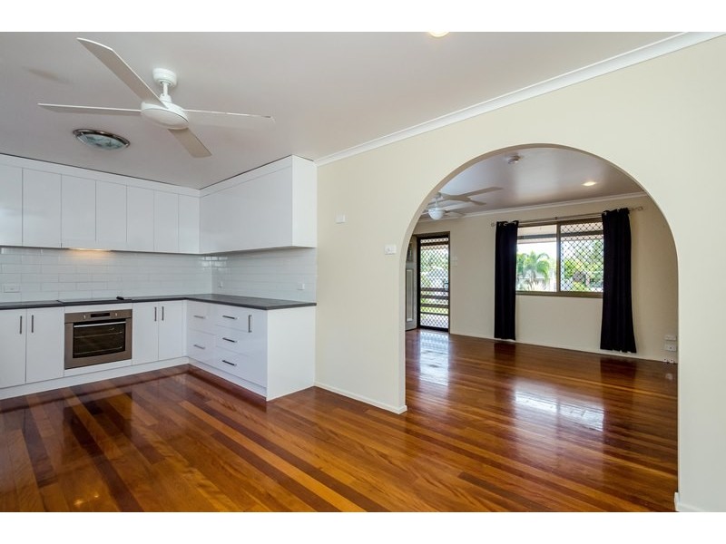 7 Carinya Drive, Clinton QLD 4680