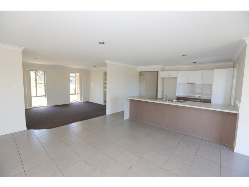 18 CRADLE DRIVE, New Auckland QLD 4680