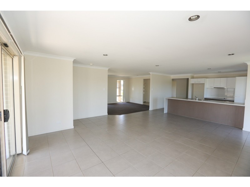 18 CRADLE DRIVE, New Auckland QLD 4680