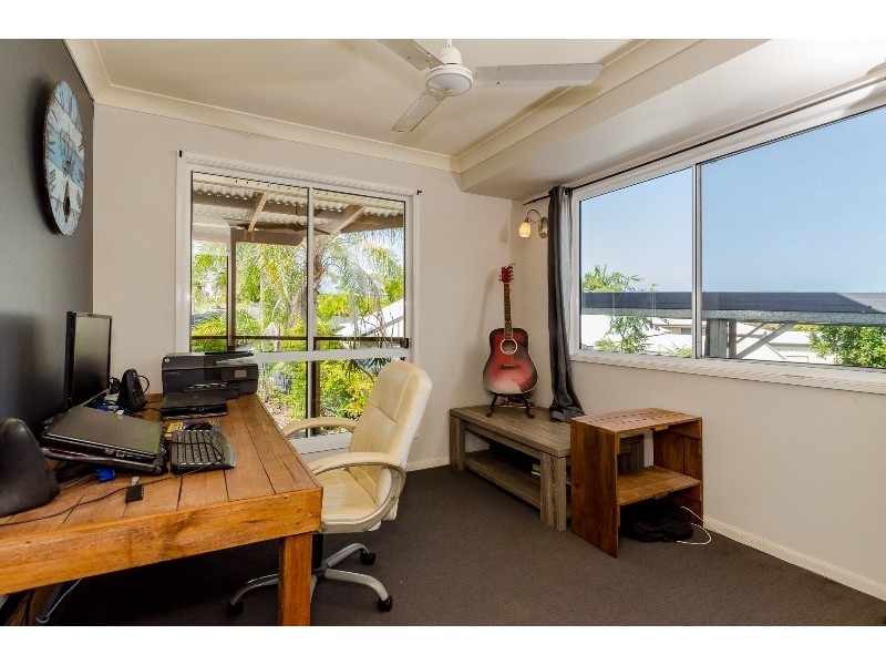 17 Wattora Close, Boyne Island QLD 4680
