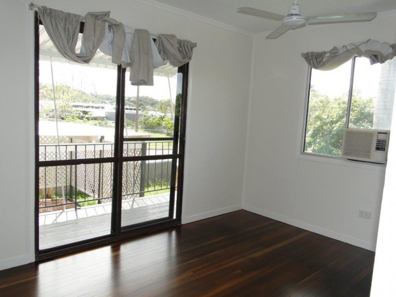 24 BELL STREET, Barney Point QLD 4680