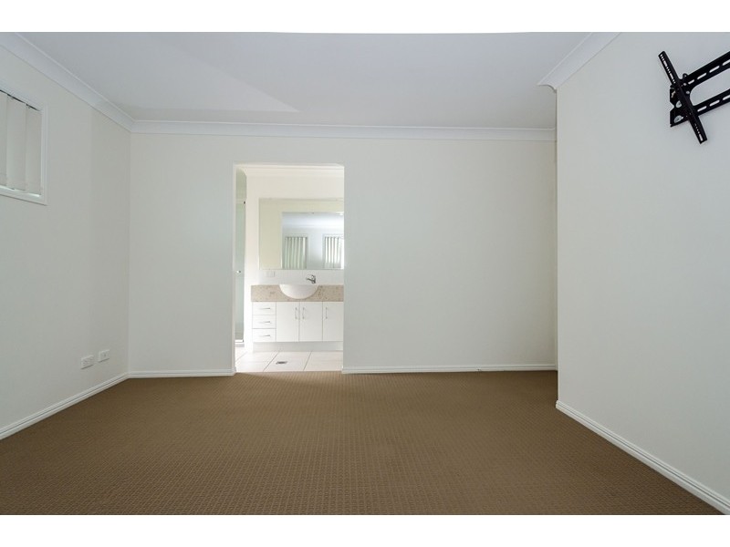 40 Briffney Street, Kirkwood QLD 4680