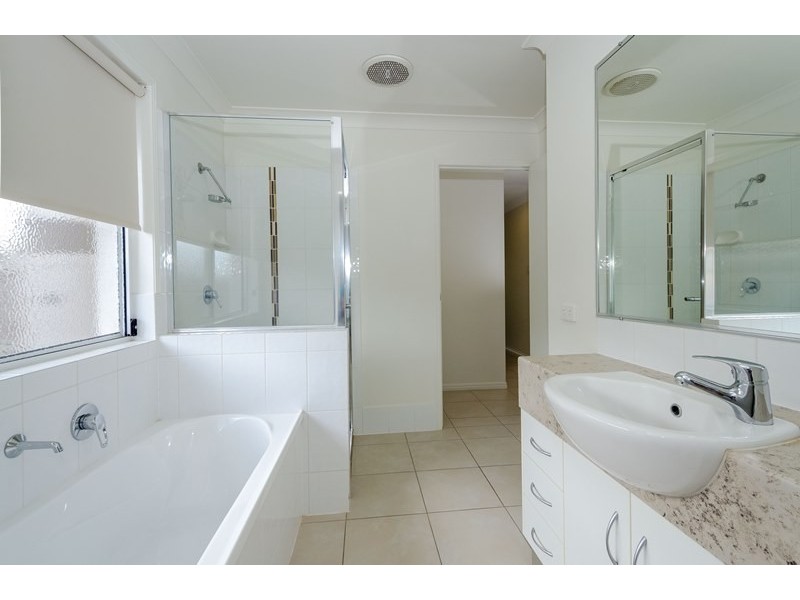 40 Briffney Street, Kirkwood QLD 4680