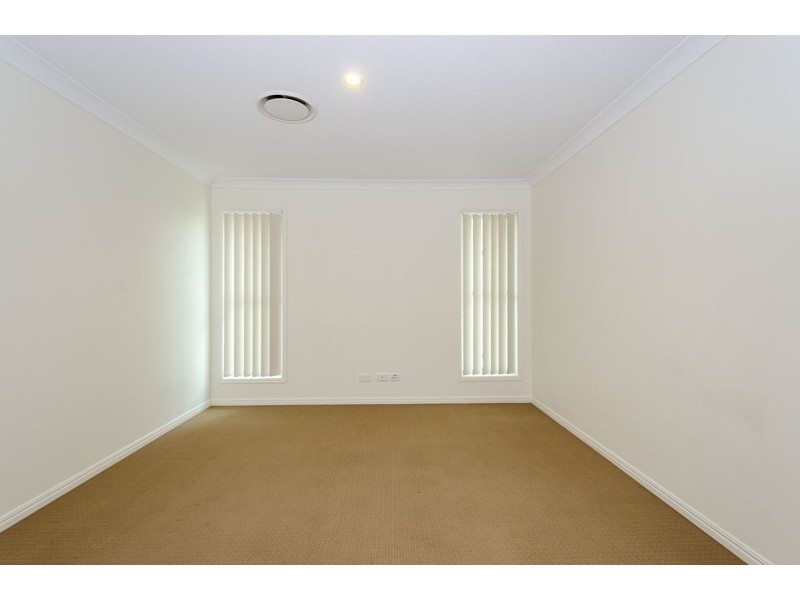 40 Briffney Street, Kirkwood QLD 4680