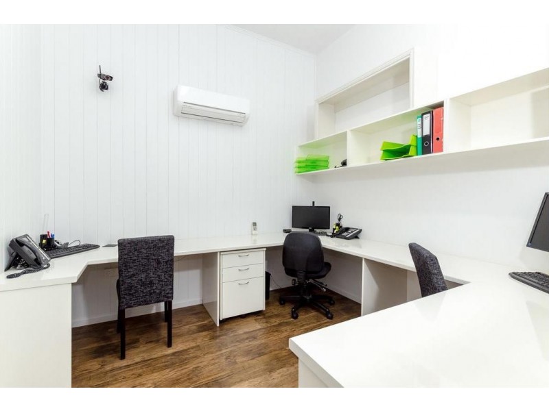 6 Roseberry Street, Gladstone QLD 4680