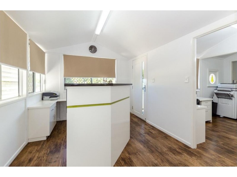 6 Roseberry Street, Gladstone QLD 4680