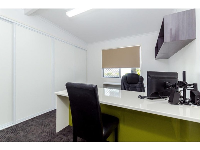 6 Roseberry Street, Gladstone QLD 4680