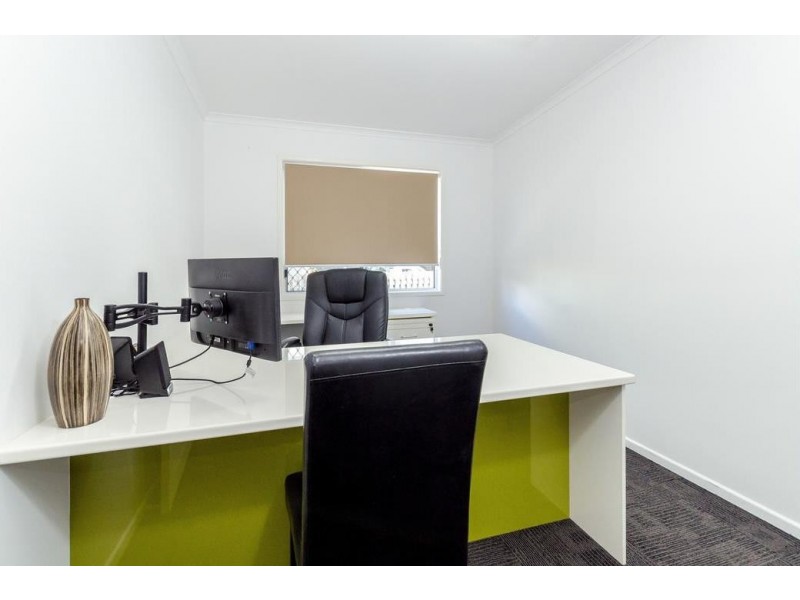 6 Roseberry Street, Gladstone QLD 4680