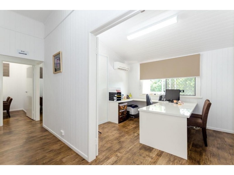 6 Roseberry Street, Gladstone QLD 4680