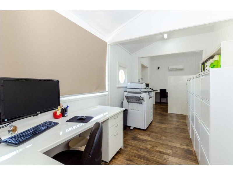 6 Roseberry Street, Gladstone QLD 4680