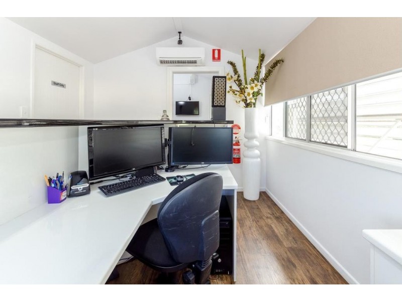 6 Roseberry Street, Gladstone QLD 4680