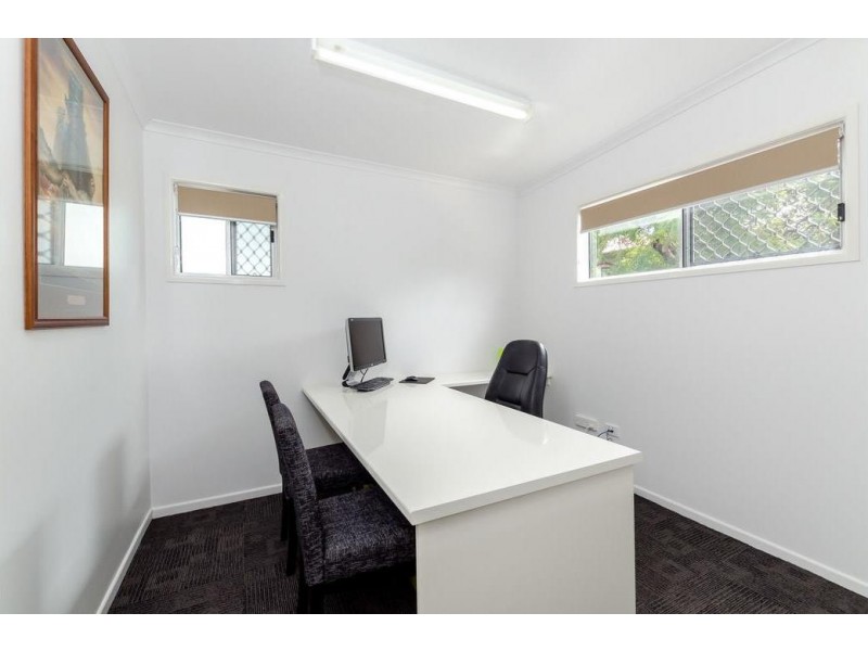 6 Roseberry Street, Gladstone QLD 4680