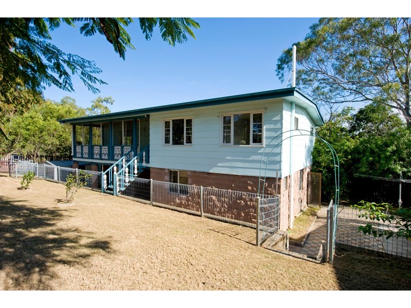 2 Simpson Street, Gladstone QLD 4680