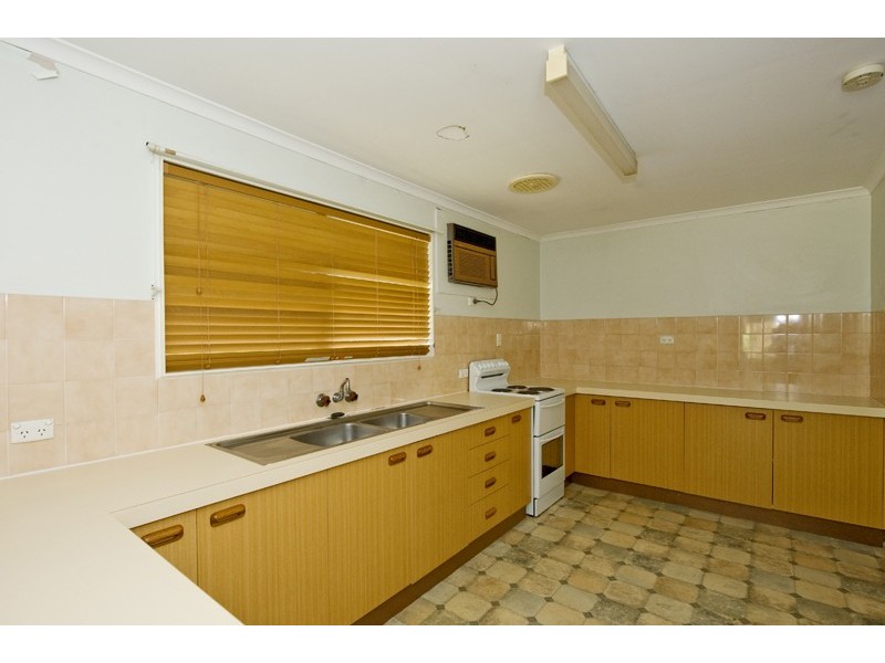 2 Simpson Street, Gladstone QLD 4680